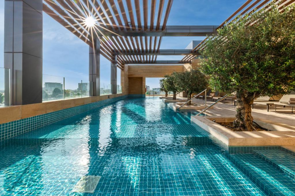 Shirvan Hotel