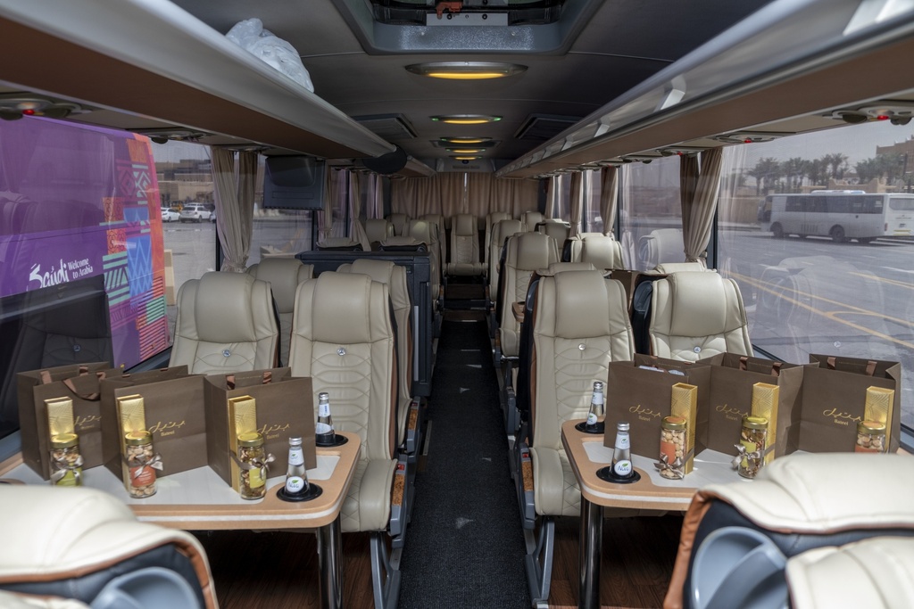 VIP Bus | 8Hrs | 28 Seats