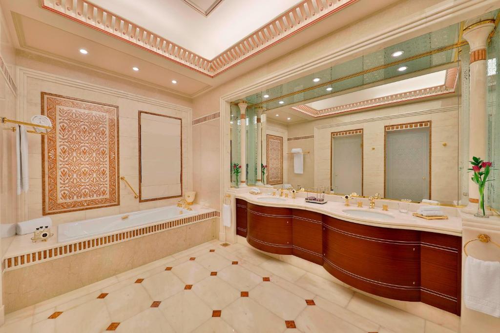 The Ritz Carlton Hote