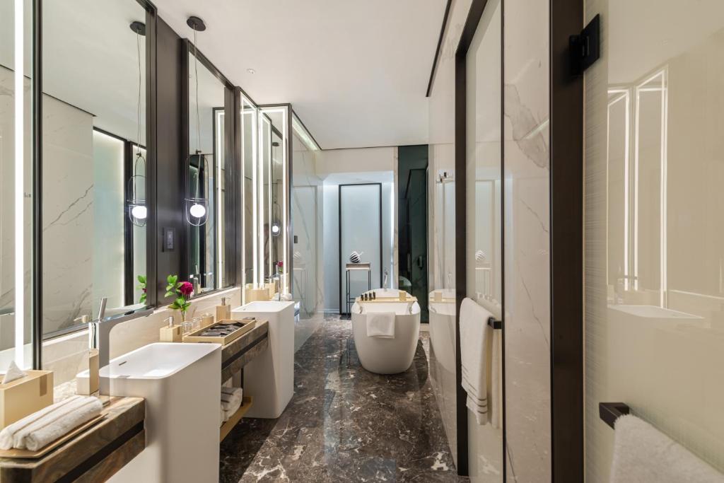 Narcissus Hotel