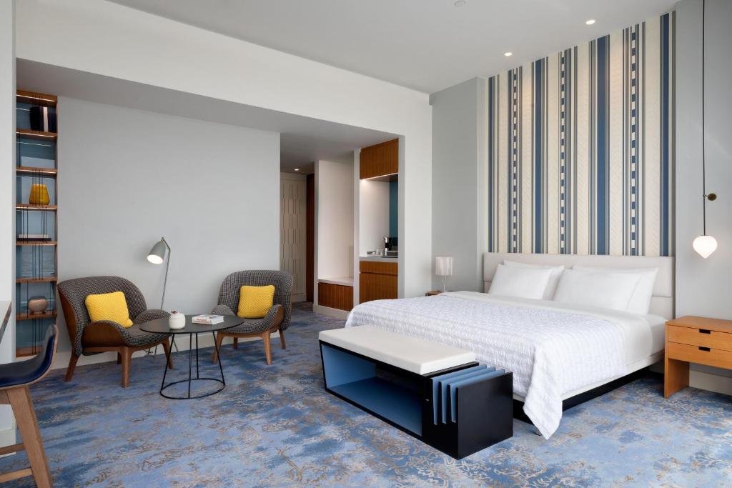 Le Meridien Hotel