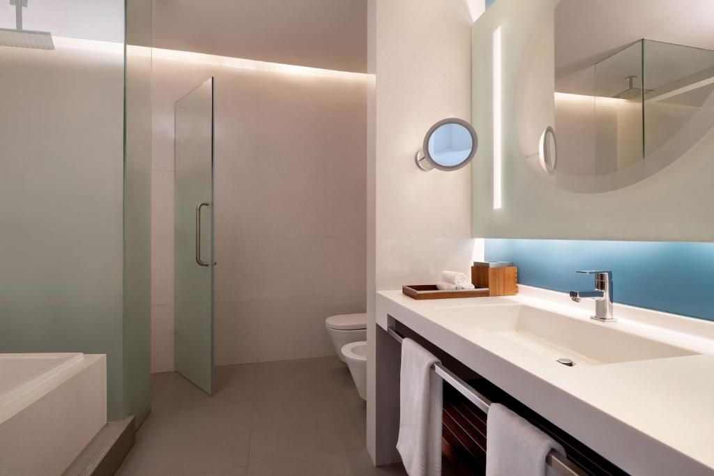 Le Meridien Hotel
