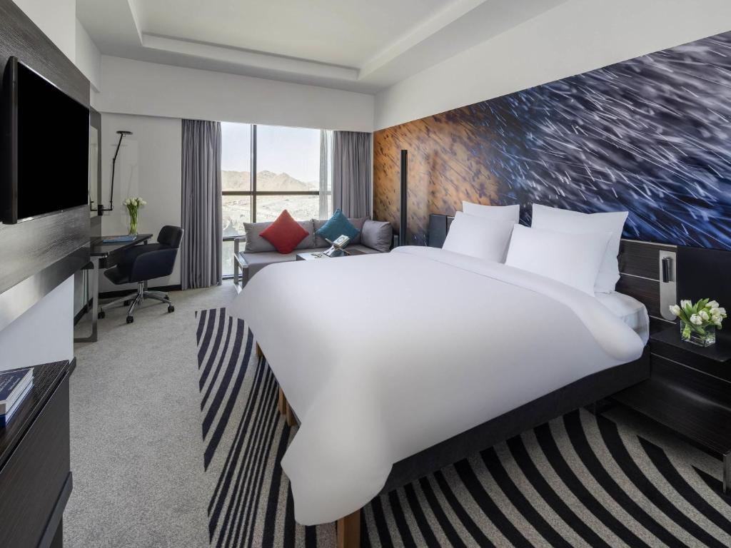 Novotel Thakher Hotel
