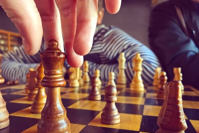 Al-Saqeefa Café Board Game Experience