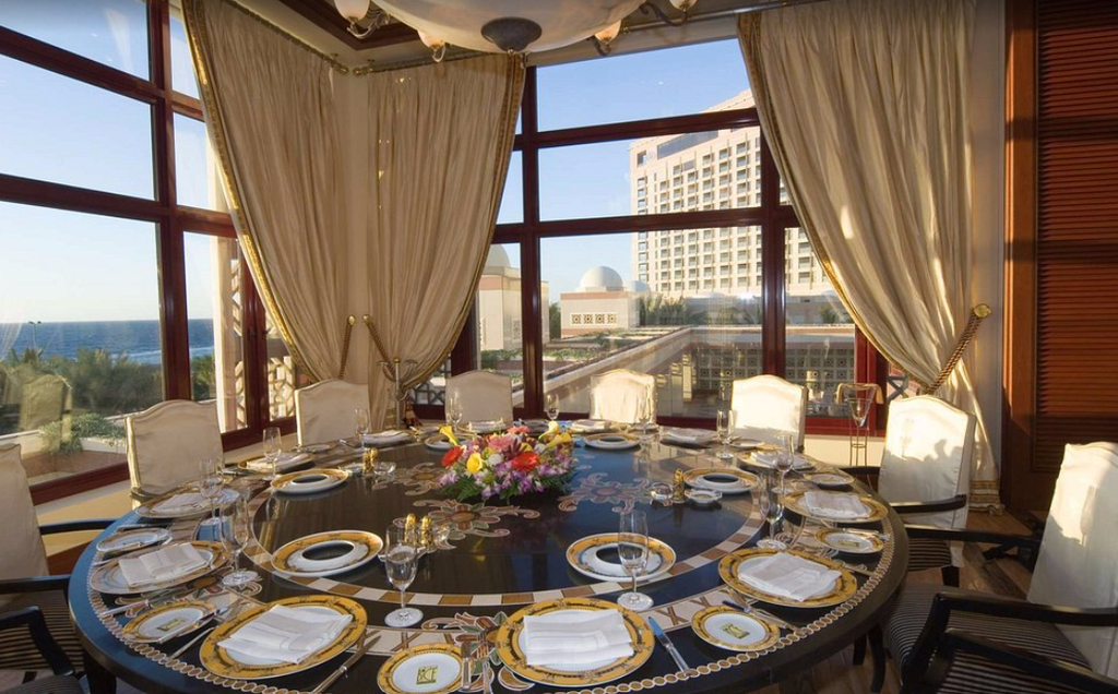 Aromi Restaurant