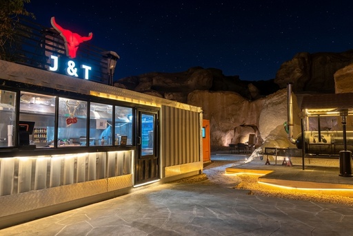 J&T Restaurant