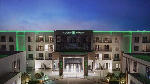 Holiday Inn The Business District Hotel