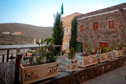 Abu Sarrah Palace with Traditonal Meal